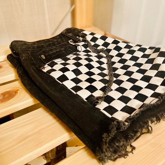 Hot Topic Blackheart High Rise Checkered Shorts - Picture 1 of 4